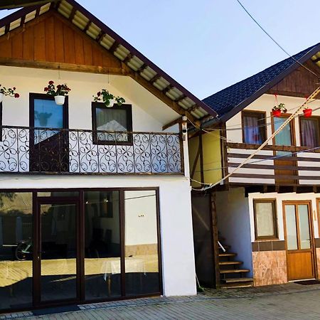 Отель Casa Paul Вишеу-де-Сус Экстерьер фото