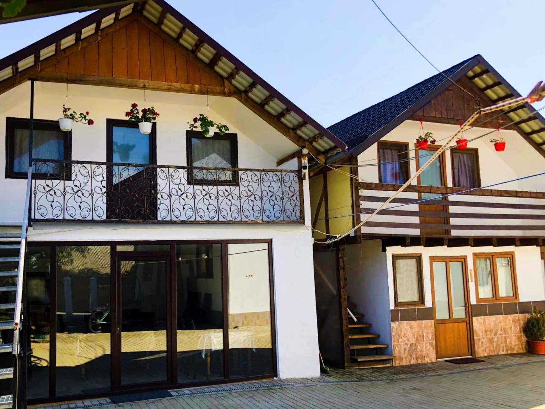 Отель Casa Paul Вишеу-де-Сус Экстерьер фото