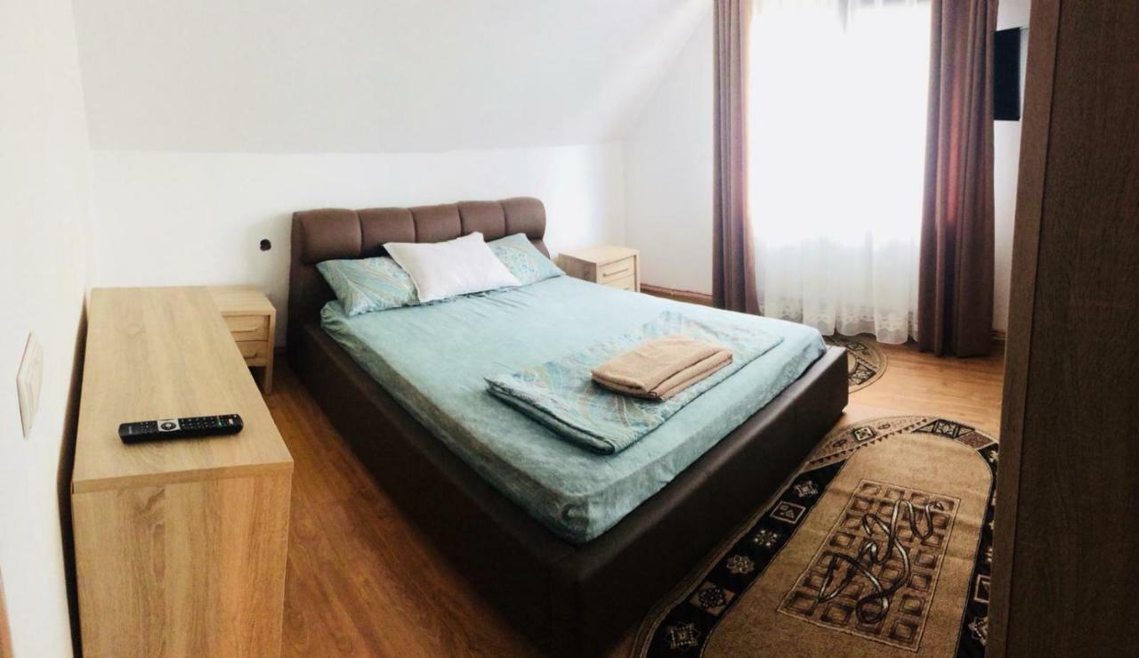 Отель Casa Paul Вишеу-де-Сус Экстерьер фото