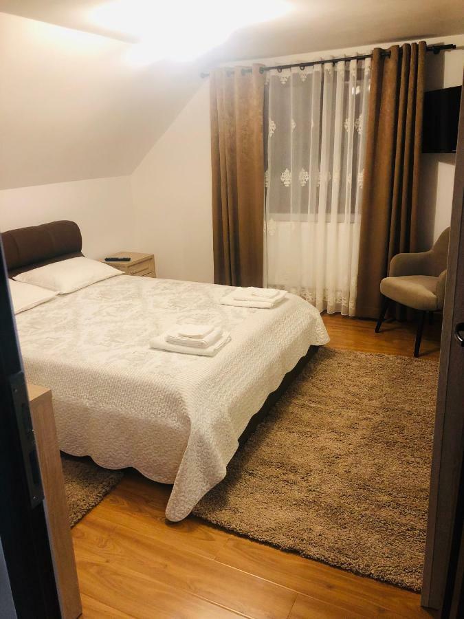 Отель Casa Paul Вишеу-де-Сус Экстерьер фото